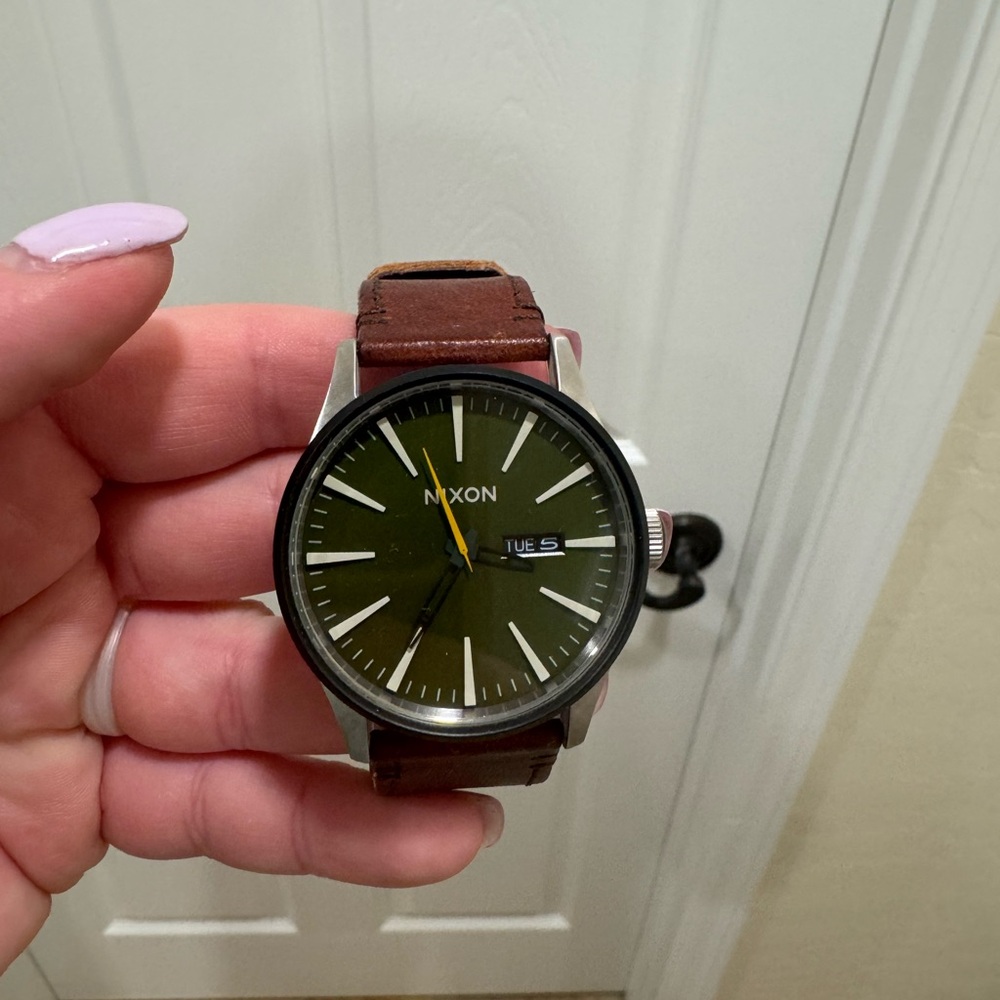 NIXON WATCH- NEVER WORN
